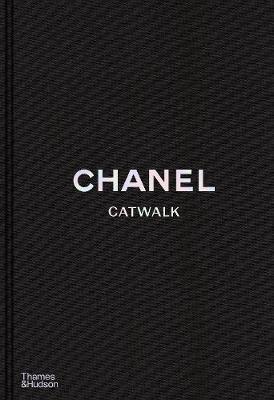 Chanel Catwalk: The Complete Collections                                                                                                              <br><span class="capt-avtor"> By:Mauries, Patrick                                  </span><br><span class="capt-pari"> Eur:68,28 Мкд:4199</span>